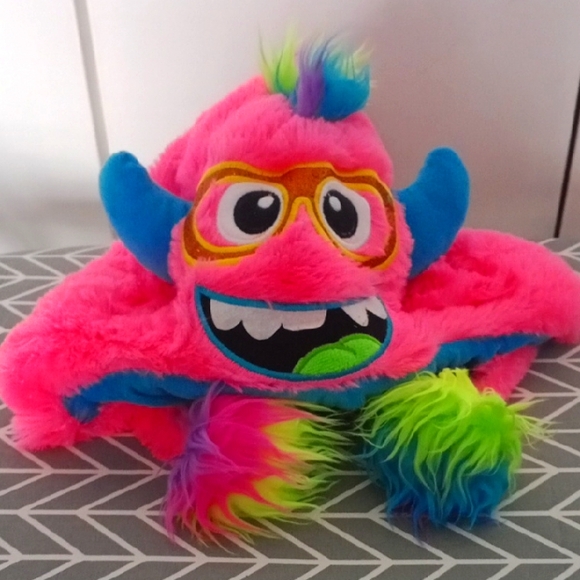 Kellytoy Other - Kellytoy Pink and Blue Stuffed Animal Plush Hat